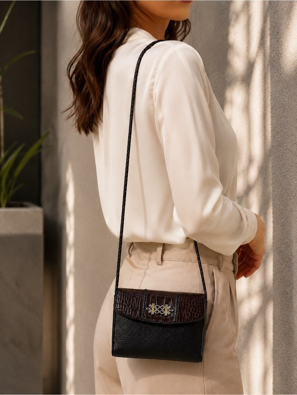 Brighton Black & Dark Brown Leather Croc-Accent Crossbody Wallet Bag